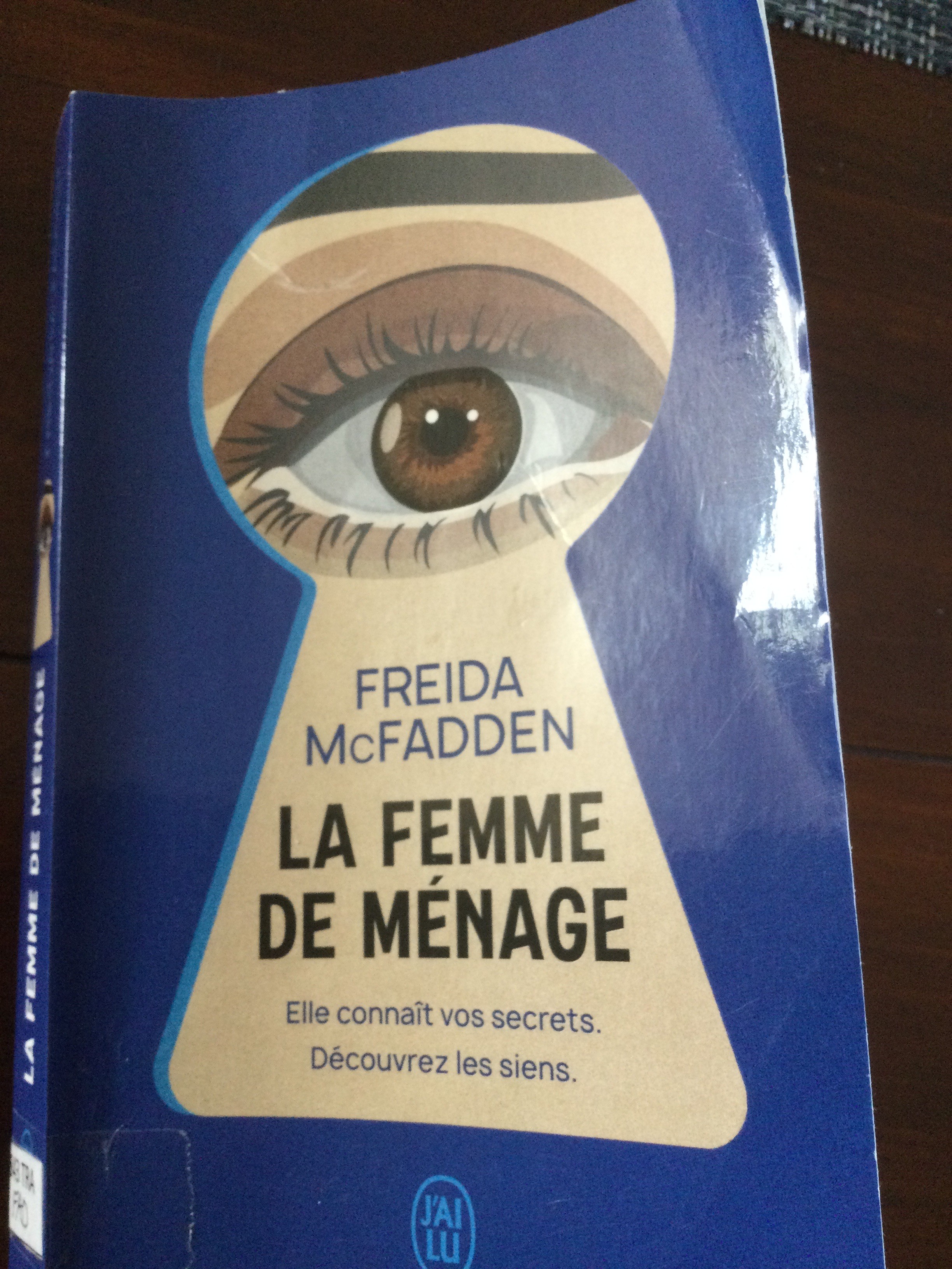 La femme de ménage - Click to enlarge picture.