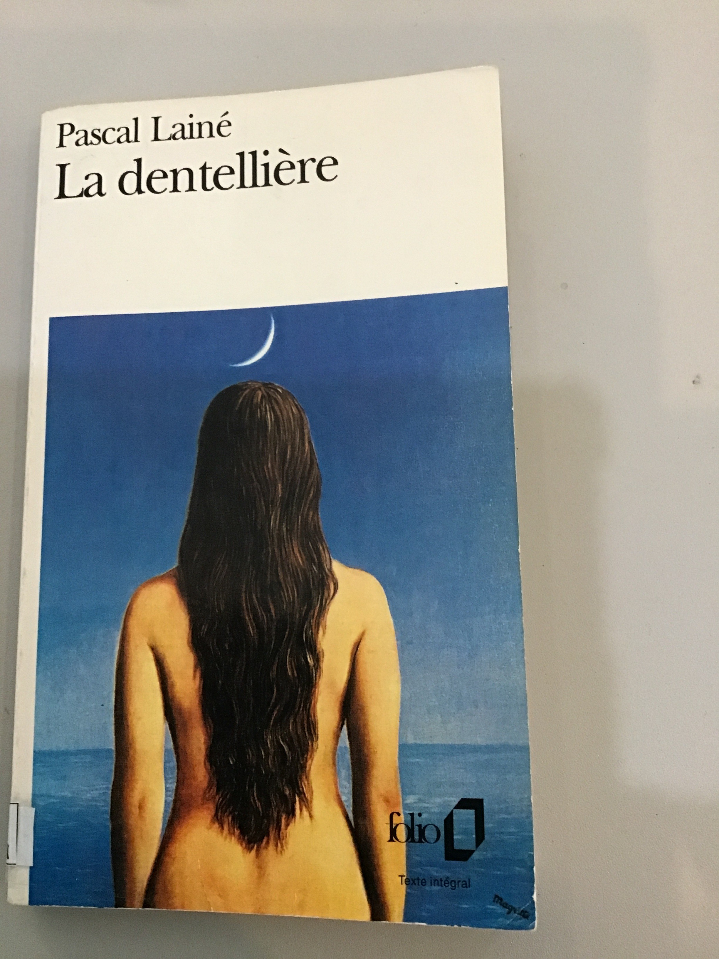 La dentellière - Click to enlarge picture.