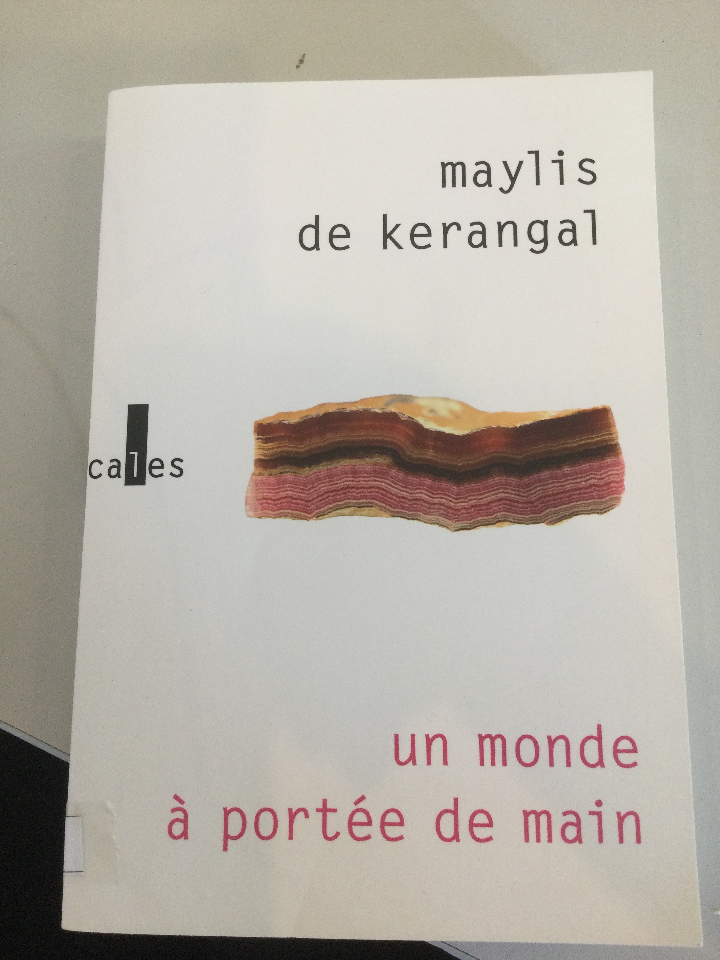Un monde à portée de main - Click to enlarge picture.