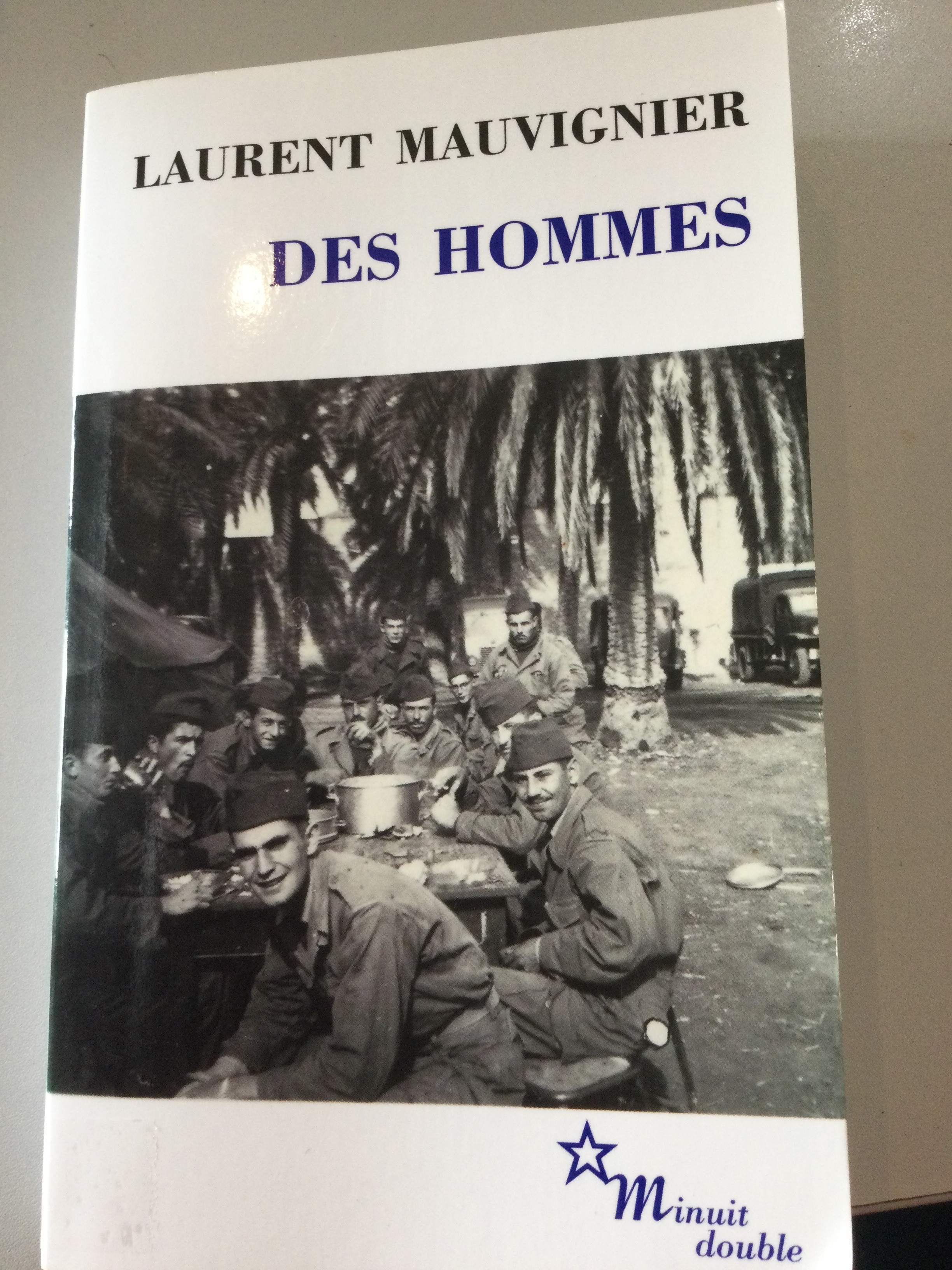 Des hommes - Click to enlarge picture.